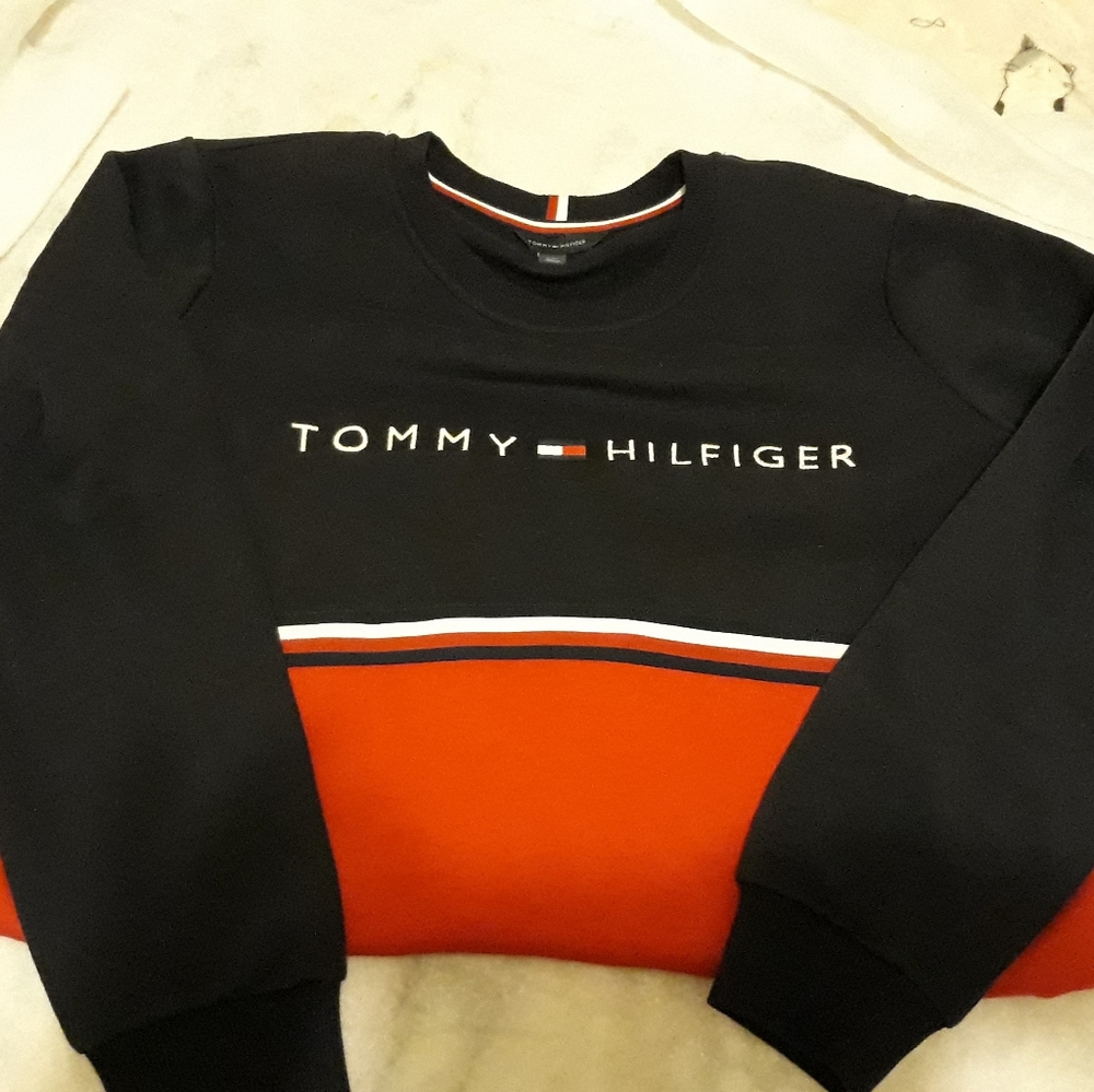 Tommy Hilfiger Men's Black and Red Shirt